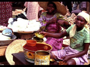 Women selling in market (IITA Image Library)