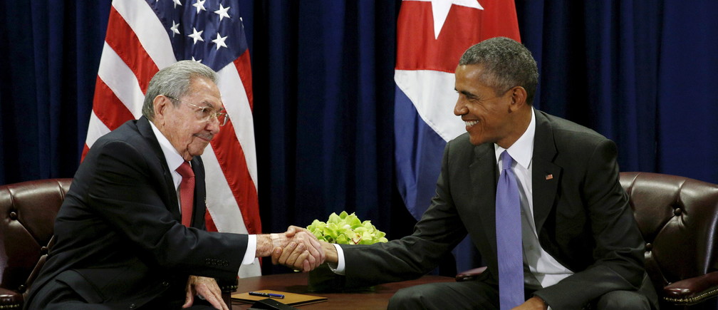 obama-castro-handshake